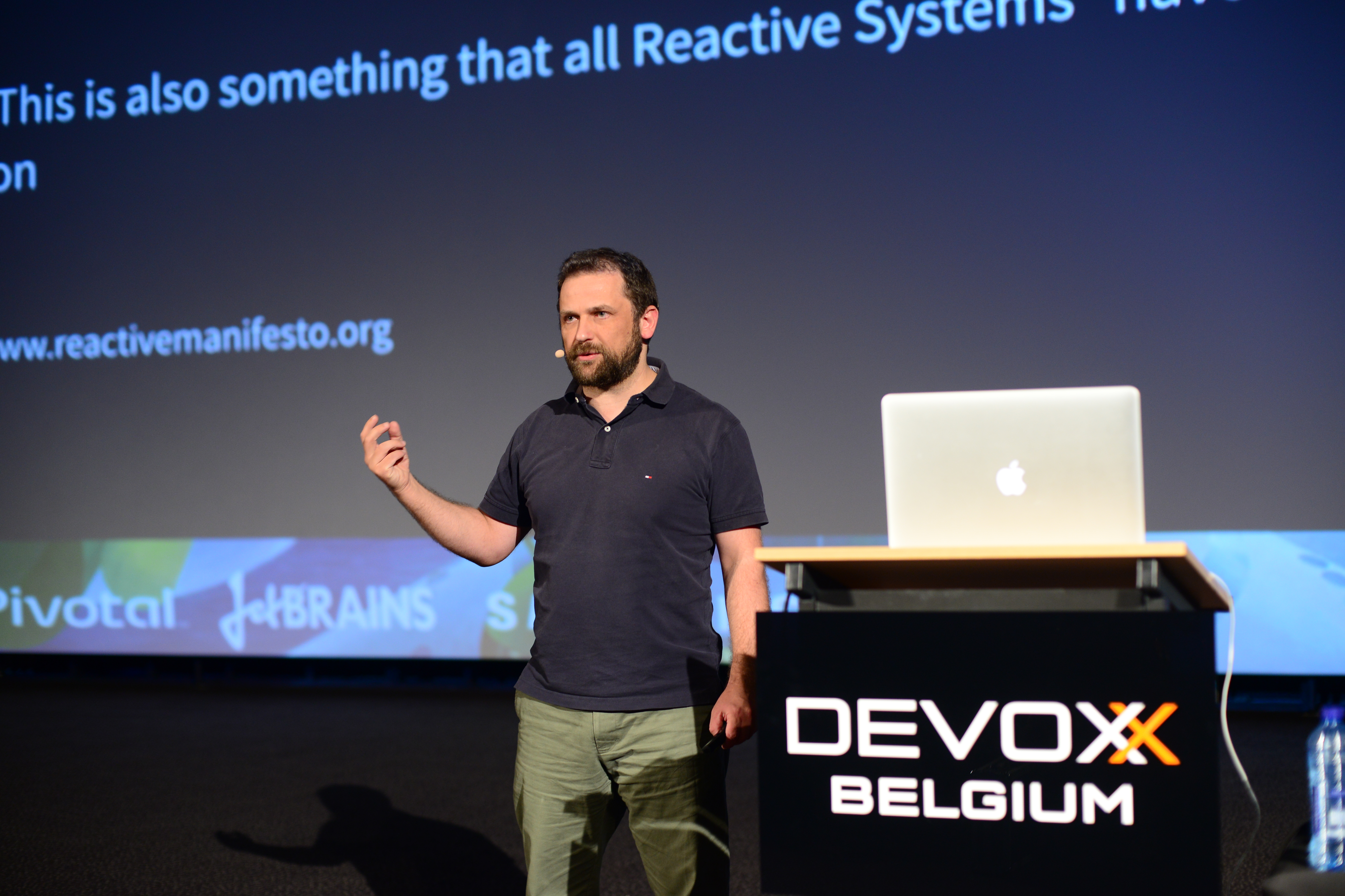 Lutz Hühnken speaking at Devoxx Belgium
